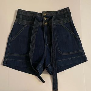 Pilcro Letter Press denim short. Size 28. Excellent condition never worn.